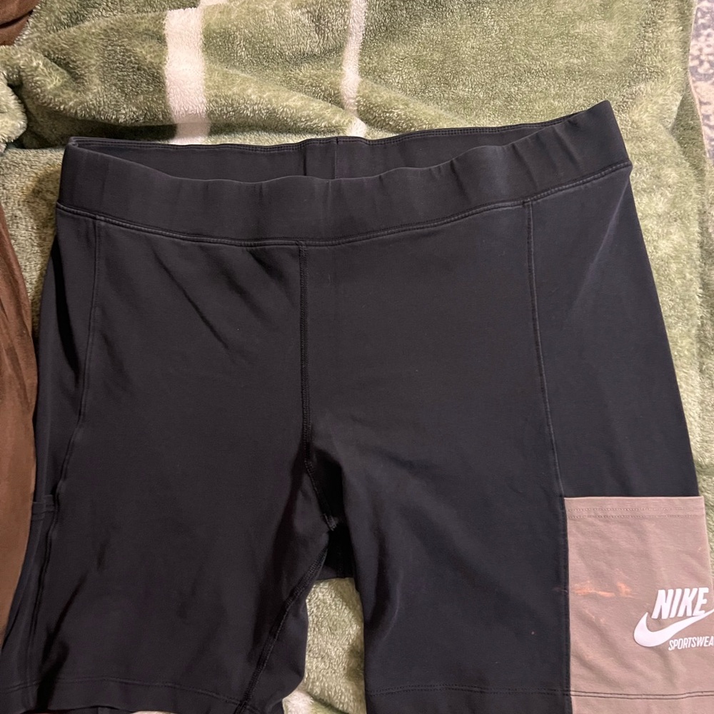 Nike Women's Black and Tan Bike Shorts